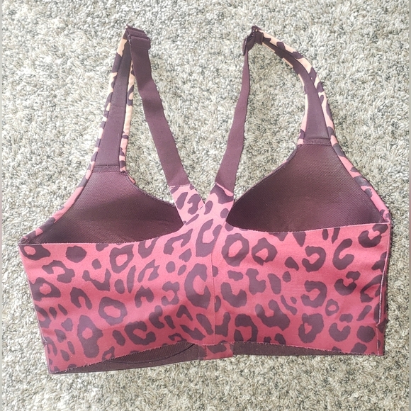 Victoria's Secret Sport| Leopard Print Front Latch Sports Bra - Picture 5 of 5